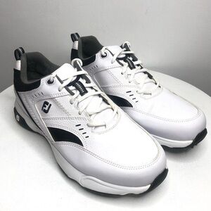 FootJoy Golf White and Black waterproof Shoes SZ 9.5W. RR1